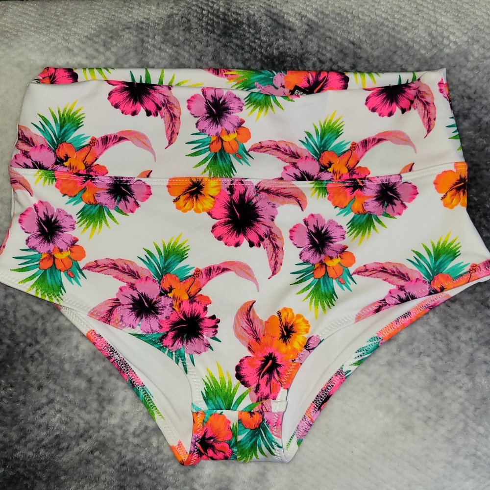 Pink swim bottoms  size large